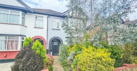 BUY TO LET INVESTMENT: A THREE BEDROOM FIRST FLOOR MAISONETTE WITH TENANT IN OCCUPATION PRODUCING AN INCOME OF  £20,400 PER ANNUM