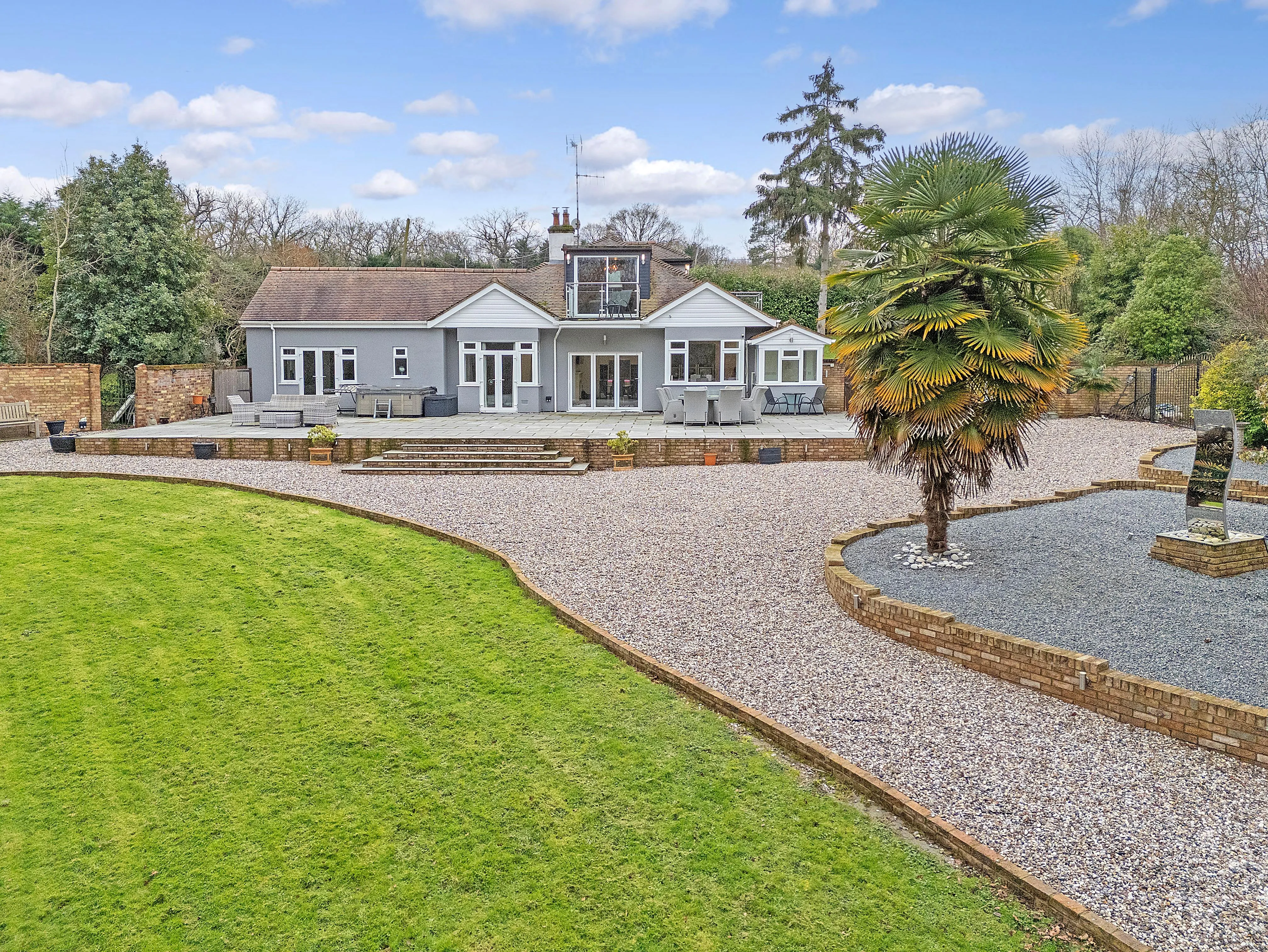 RESIDENTIAL INVESTMENT : VACANT DETACHED HOUSE SET IN GROUNDS OF AROUND 2 ACRES WITH LARGE DETACHED SELF CONTAINED ANNEX AND TRIPLE GARAGE