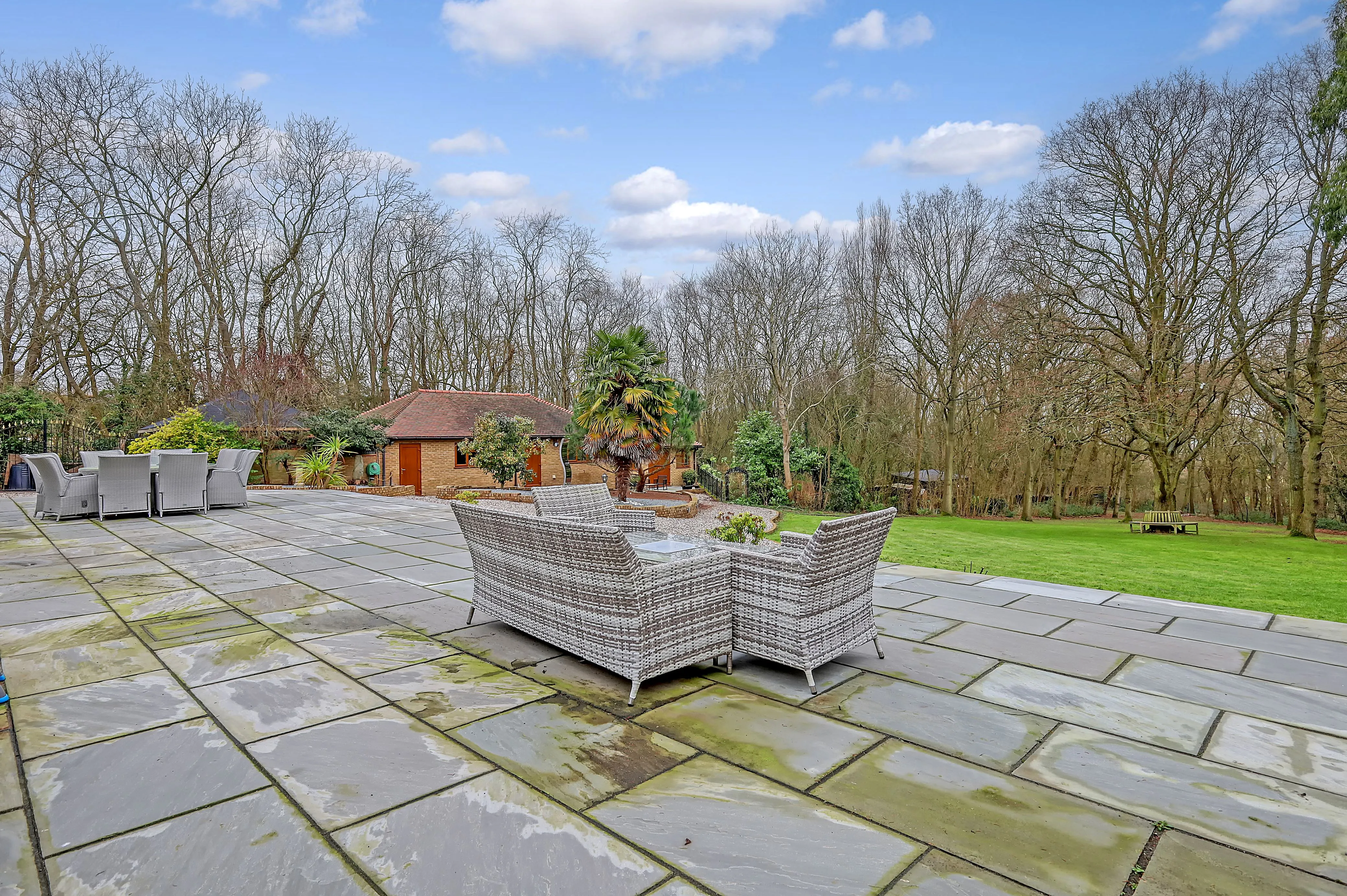 RESIDENTIAL INVESTMENT : VACANT DETACHED HOUSE SET IN GROUNDS OF AROUND 2 ACRES WITH LARGE DETACHED SELF CONTAINED ANNEX AND TRIPLE GARAGE
