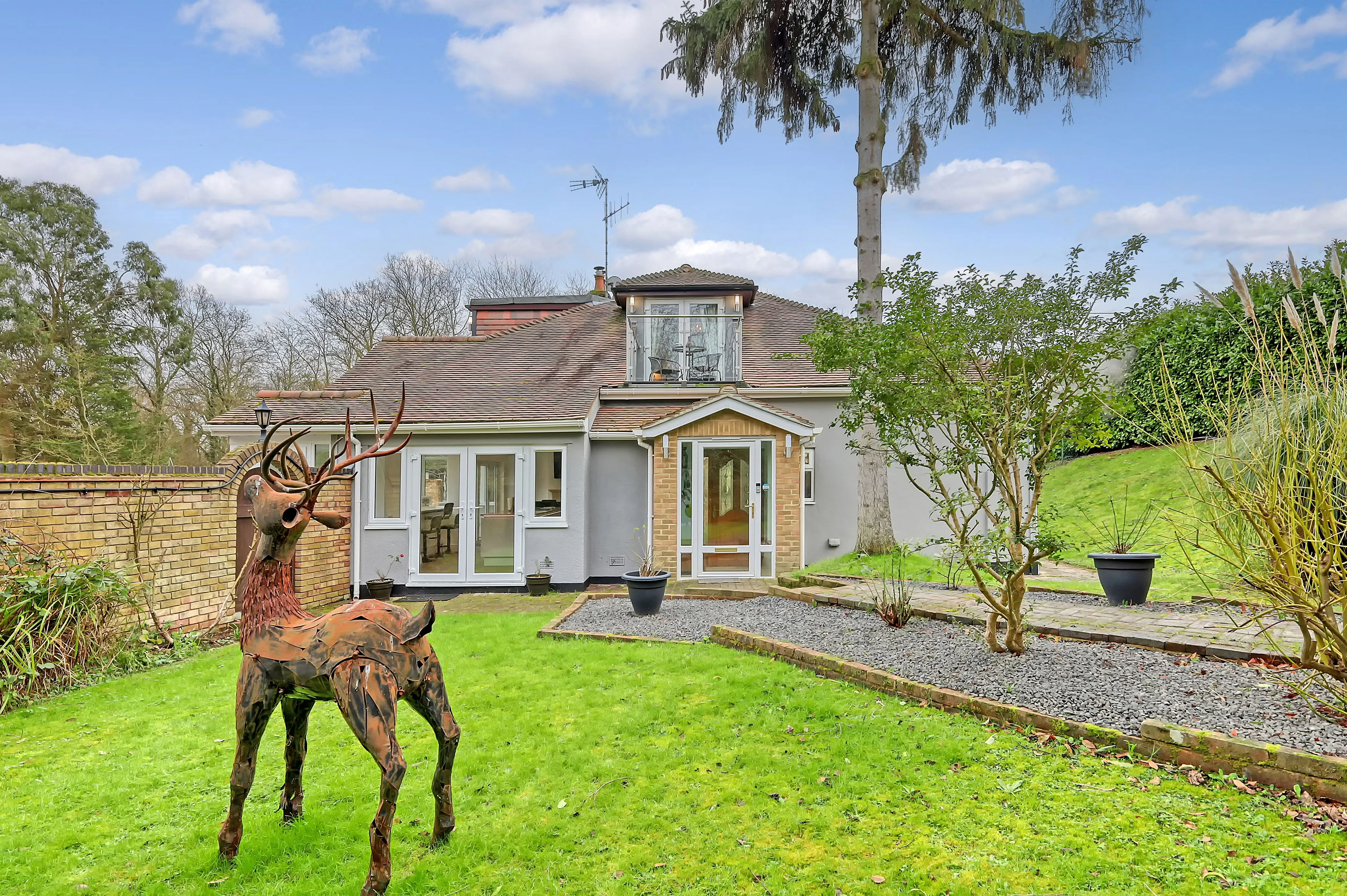 RESIDENTIAL INVESTMENT : VACANT DETACHED HOUSE SET IN GROUNDS OF AROUND 2 ACRES WITH LARGE DETACHED SELF CONTAINED ANNEX AND TRIPLE GARAGE