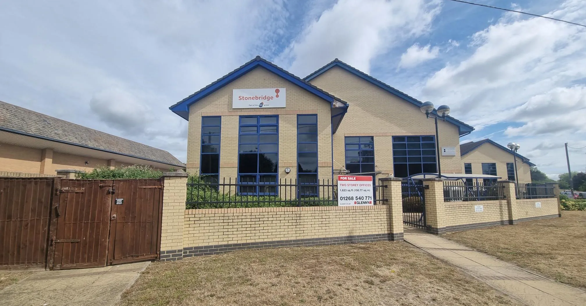 COMMERCIAL OFFICE INVESTMENT: A VACANT FREEHOLD TWO STOREY OFFICE WITH PARKING IN A PROMINENT POSITION MEASURING APPROXIMATELY 1623 SQ FT 