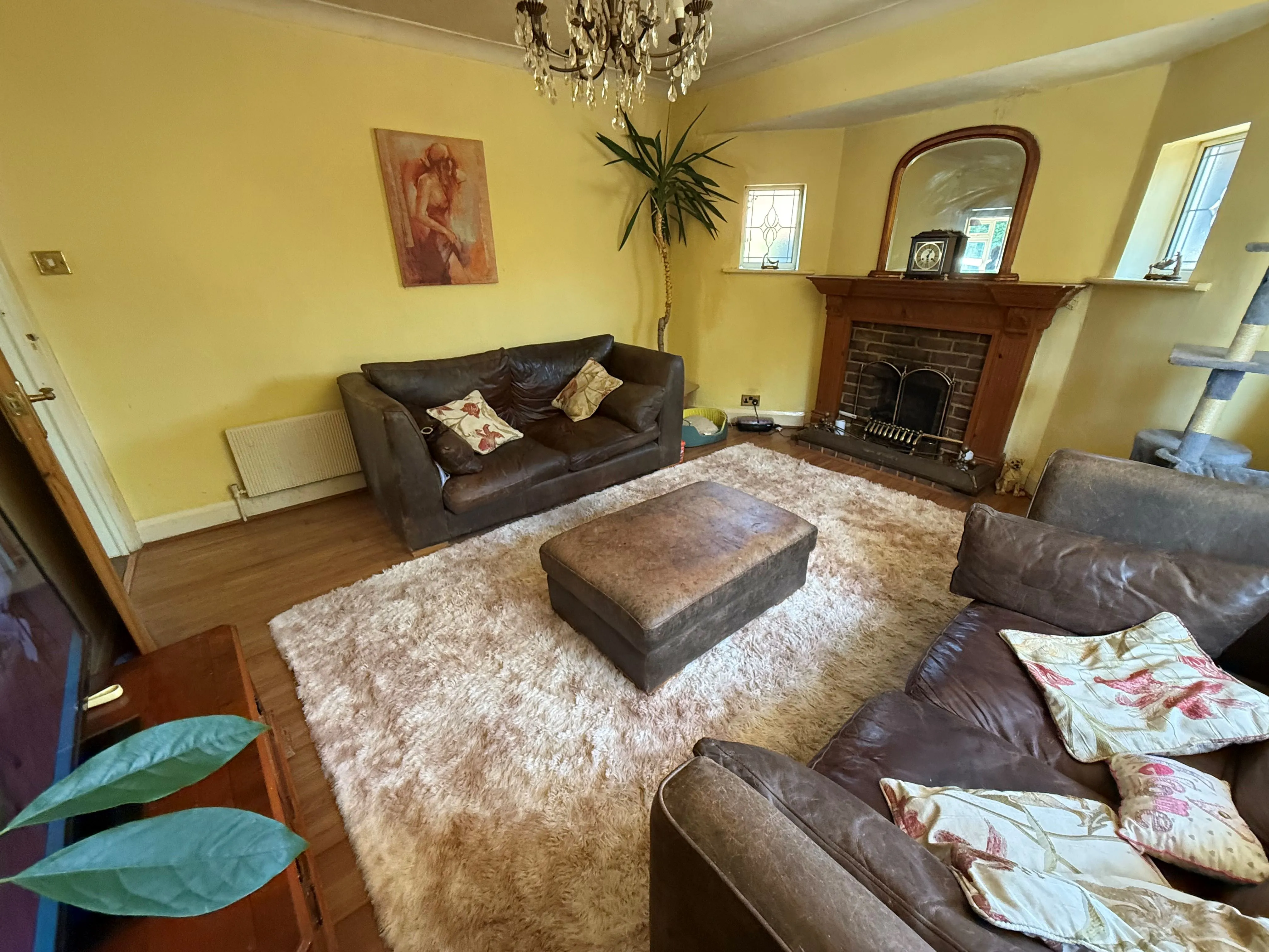 REFURBISHMENT OPPORTUNITY: A FREEHOLD DETACHED BUNGALOW ON A CORNER PLOT WITH POTENTIAL FOR IMPROVEMENTS/EXTENSION SUBJECT TO PLANNING.