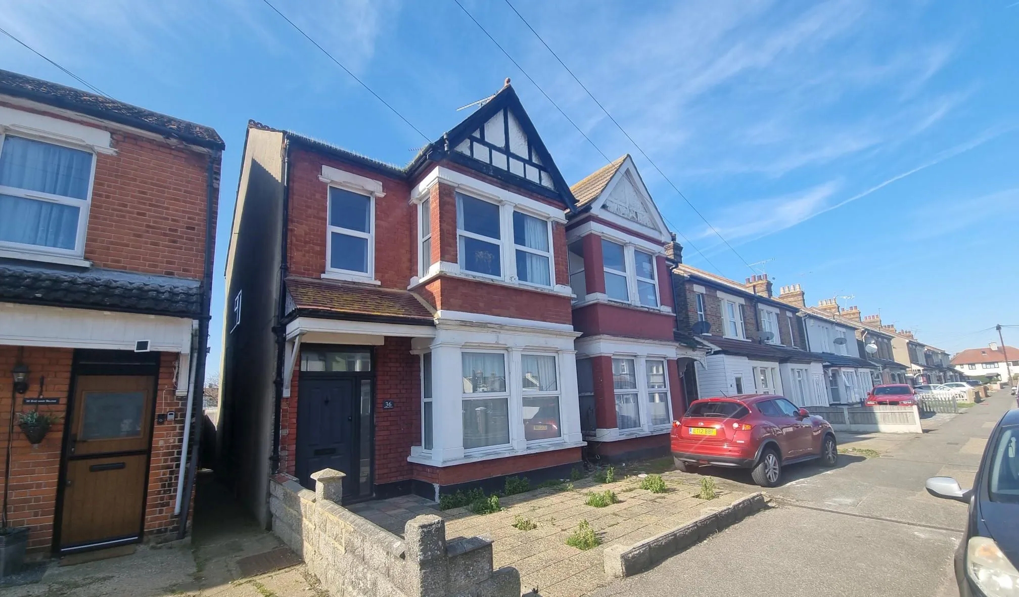 REFURBISHMENT OPPORTUNITY: A CHARACTER THREE BEDROOM  SEMI DETACHED HOUSE CLOSE TO SCHOOLS AND TOWN CENTRE IN NEED OF REFURBISHMENT