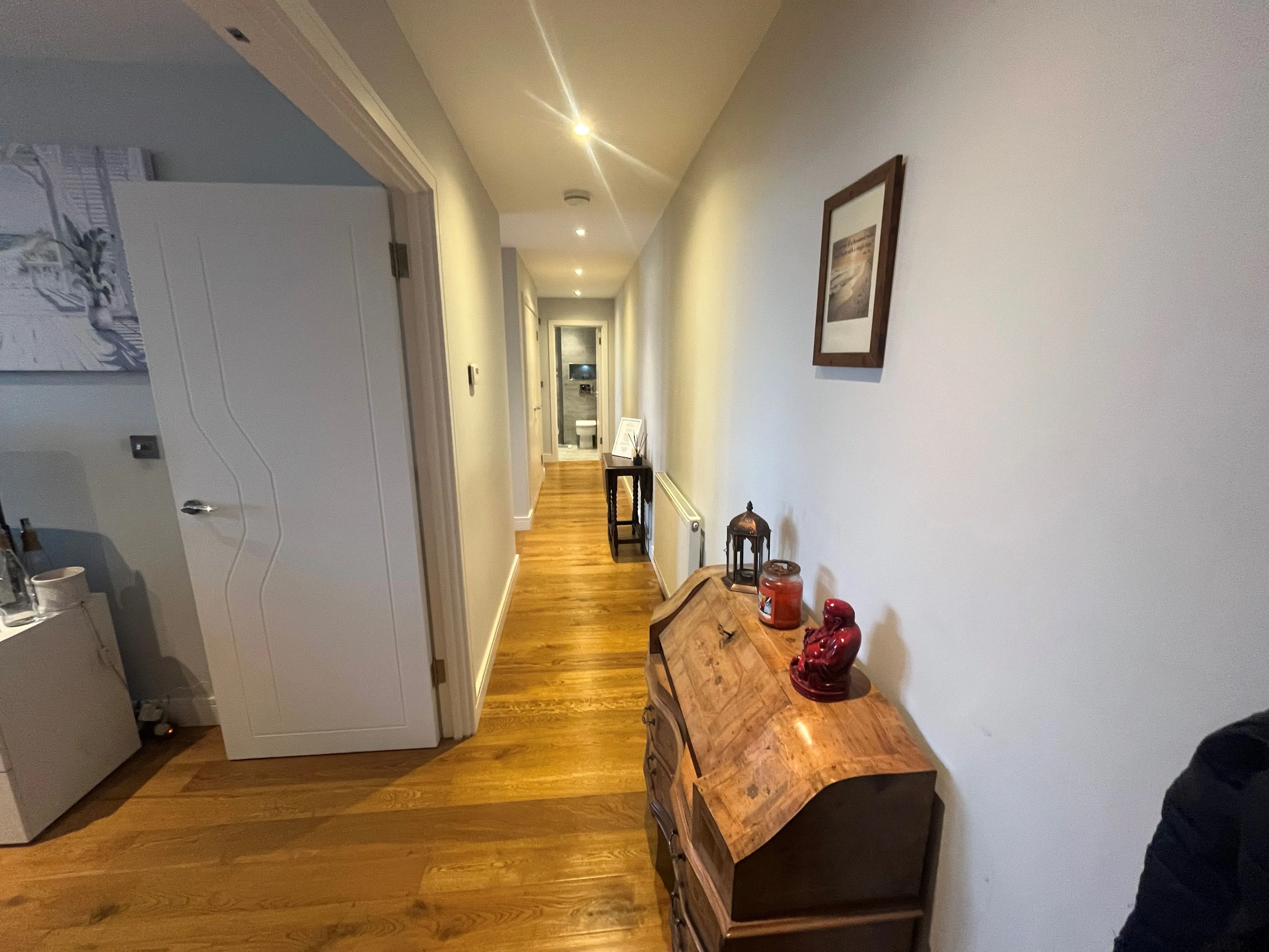 RESIDENTIAL/BUY TO LET INVESTMENT: MODERN TWO BEDROOM APARTMENT IN THE HEART OF THE CITY CENTRE CONSIDERED TO BE AN IDEAL BUY TO LET INVESTMENT. 