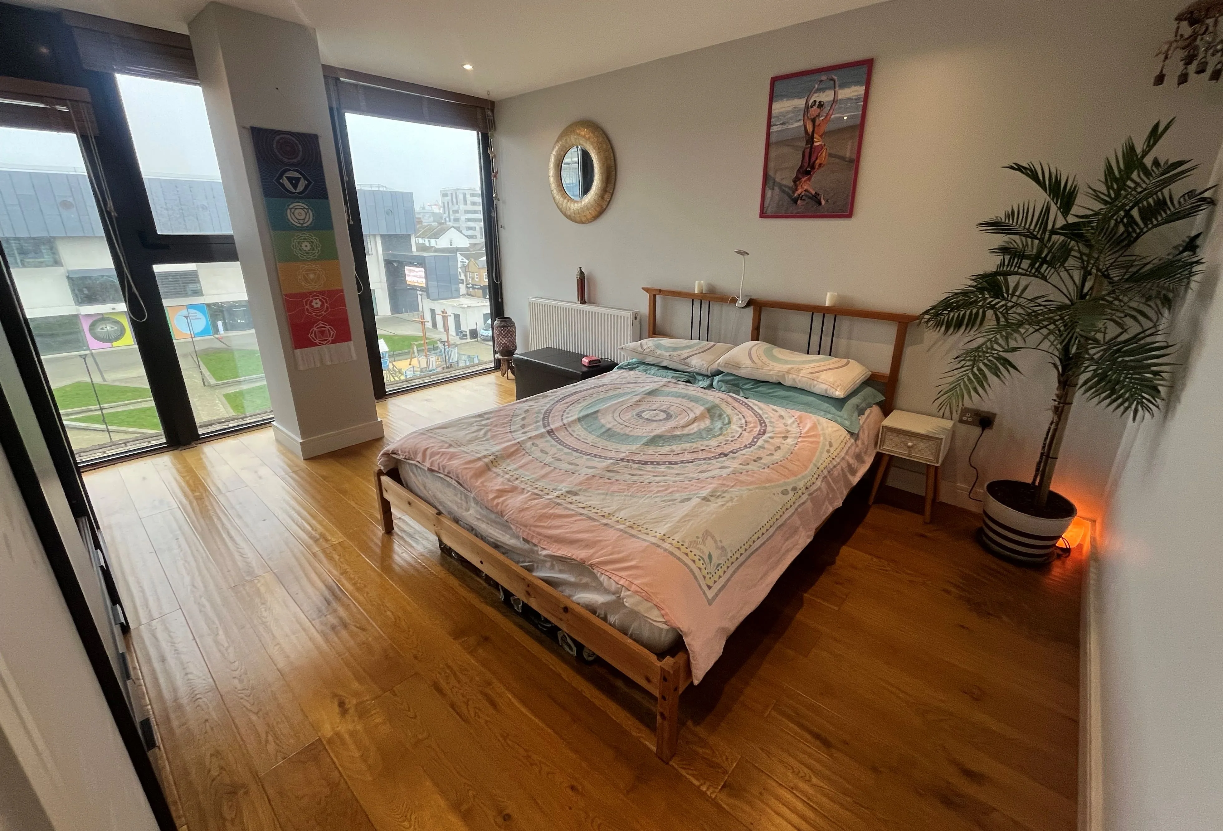 RESIDENTIAL/BUY TO LET INVESTMENT: MODERN TWO BEDROOM APARTMENT IN THE HEART OF THE CITY CENTRE CONSIDERED TO BE AN IDEAL BUY TO LET INVESTMENT. 