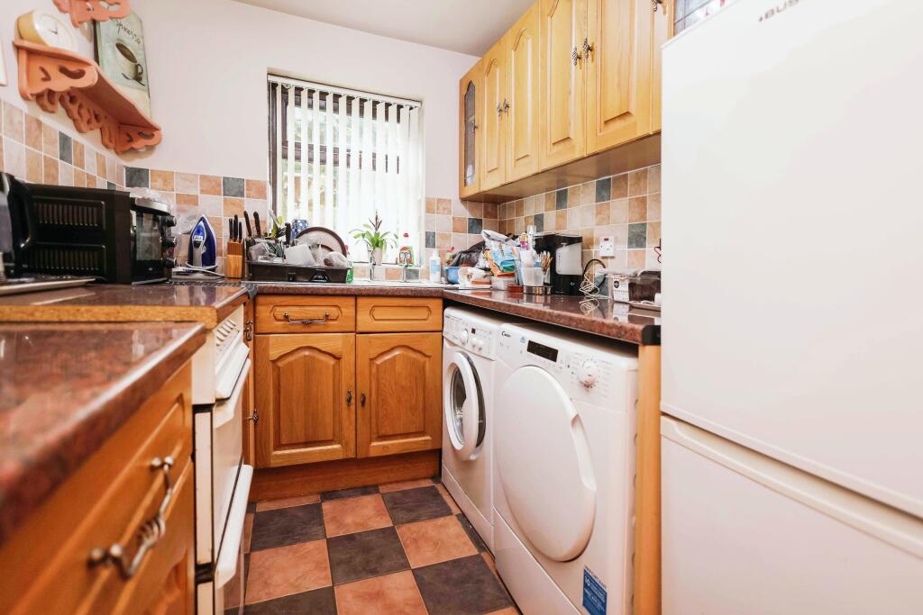 1 bed Ground Flat