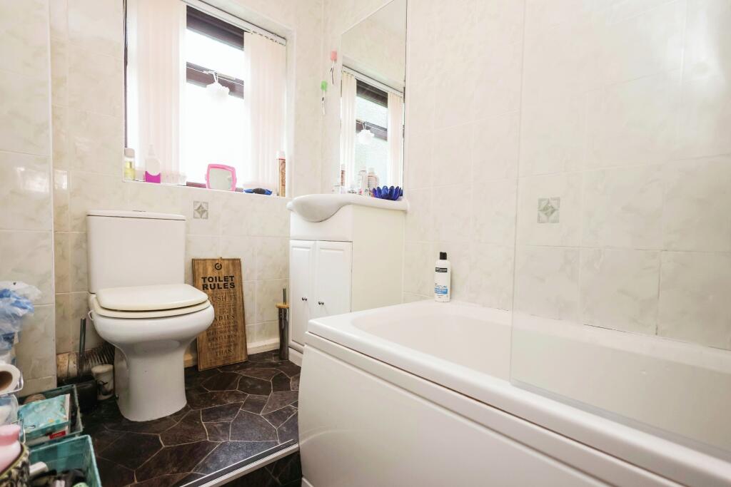 1 bed Ground Flat