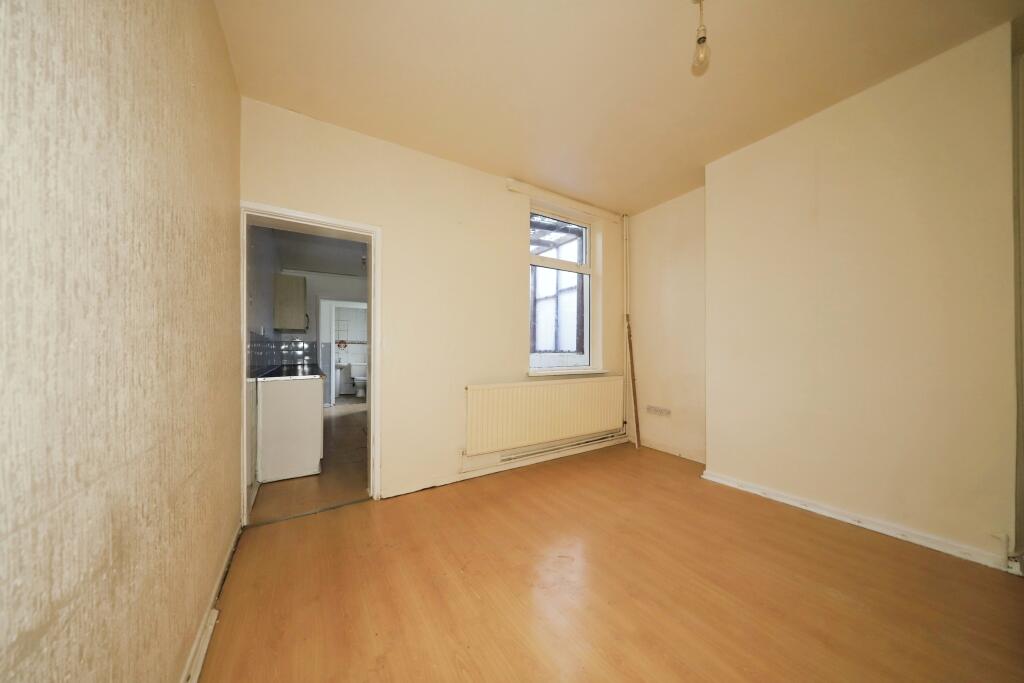 2 bed House