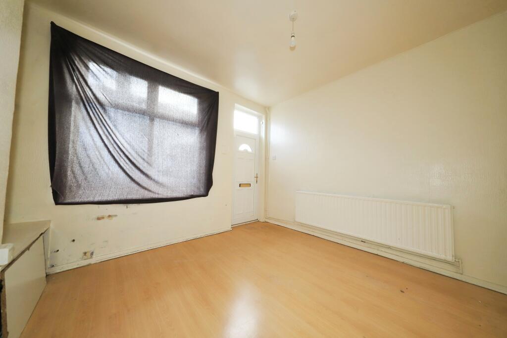 2 bed House