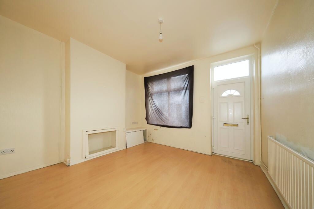 2 bed House