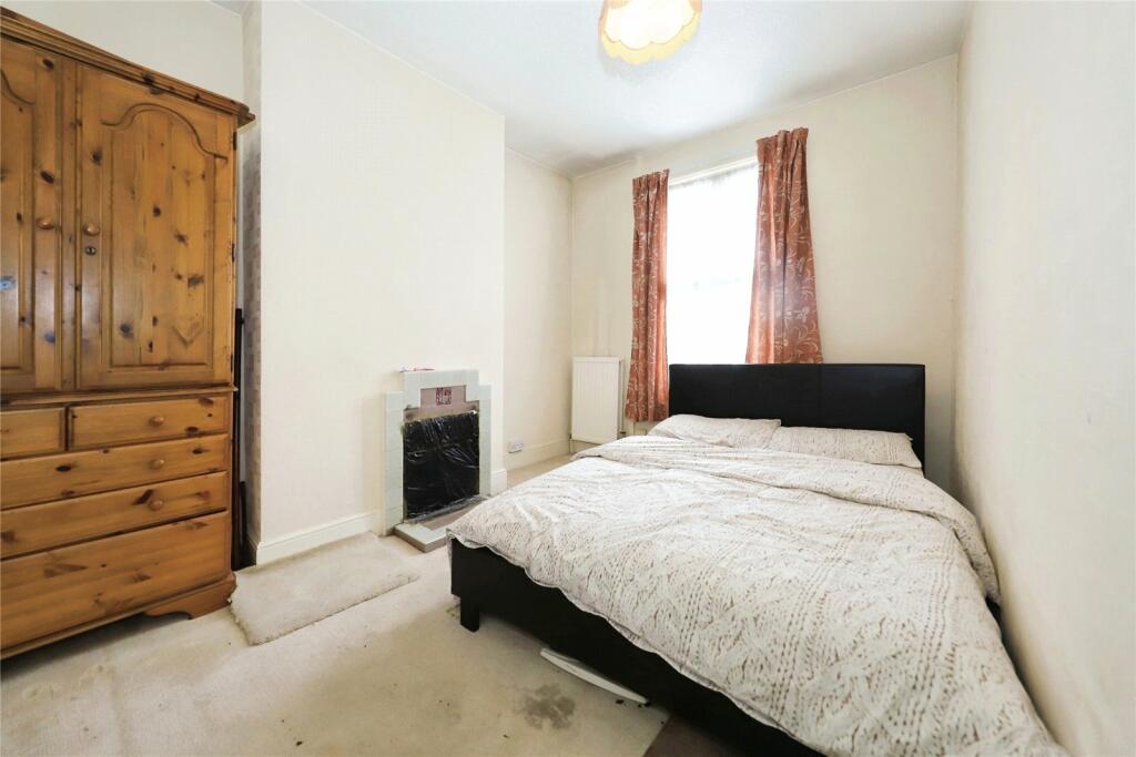2 bed House