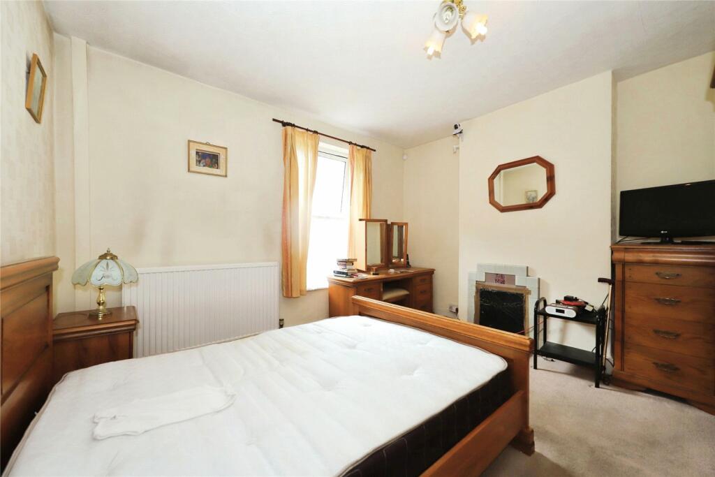 2 bed House