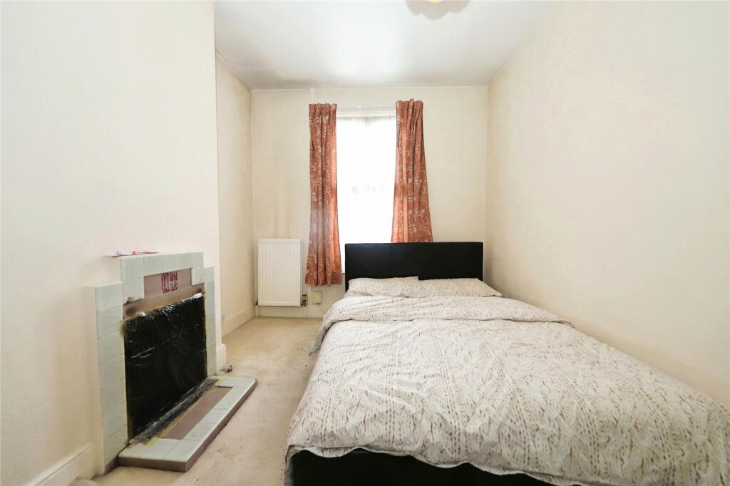 2 bed House