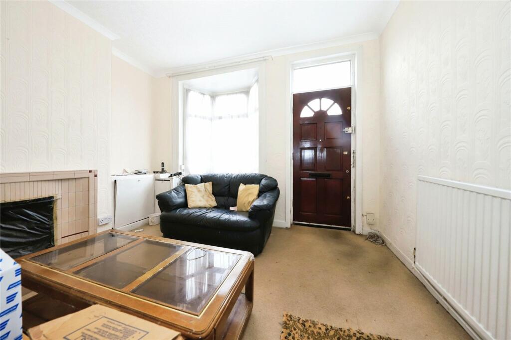 2 bed House