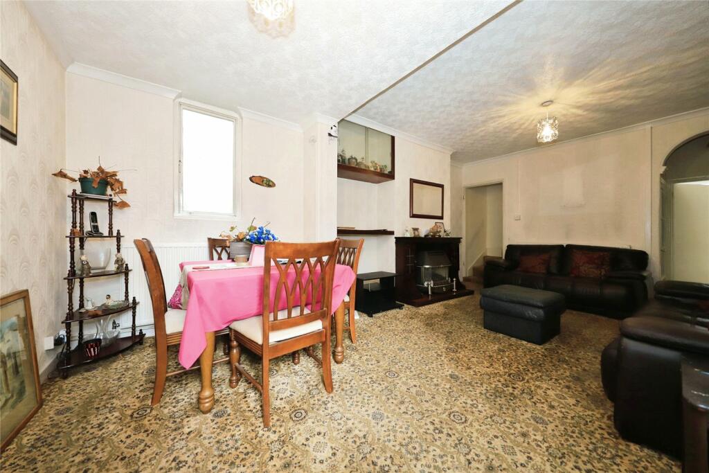2 bed House