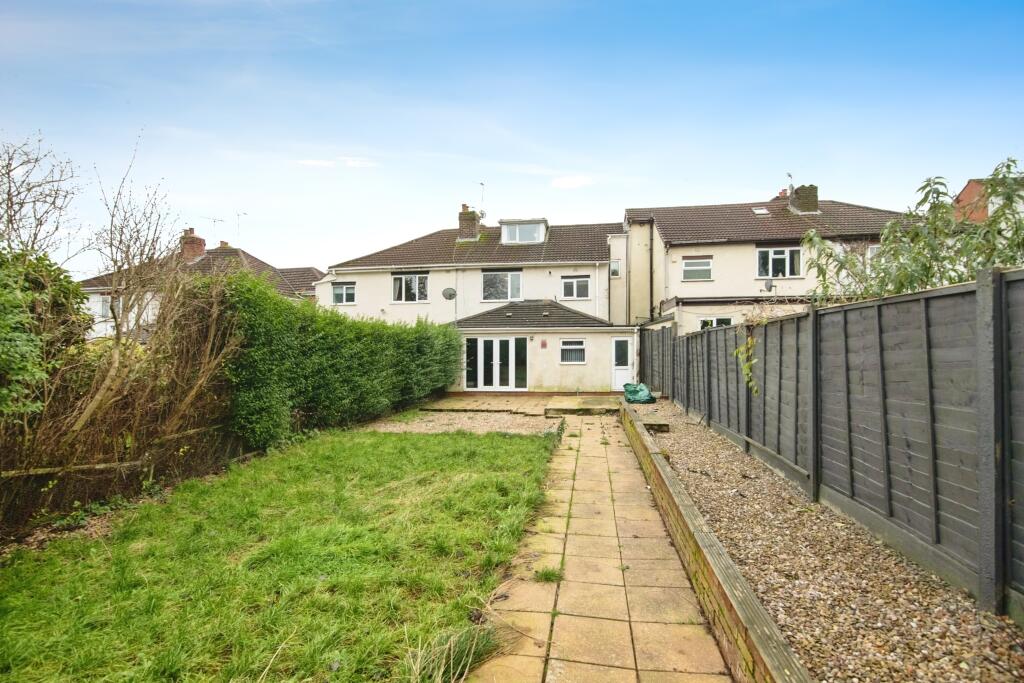 4 bed Terraced