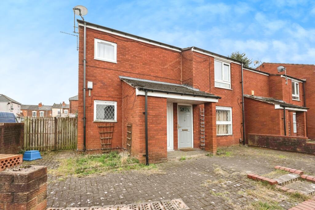 2 bed Ground Maisonette