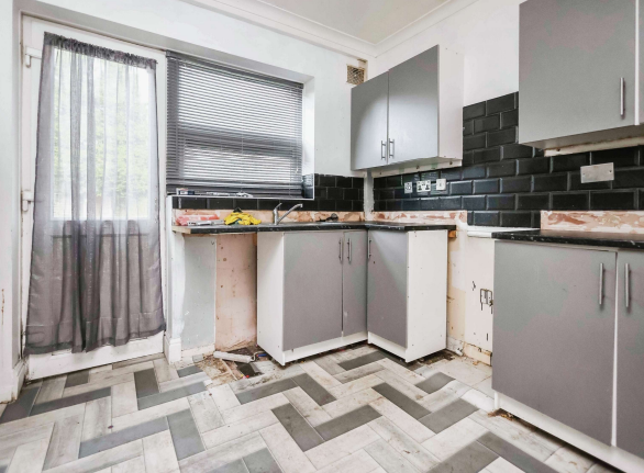 3 bed End of Terrace