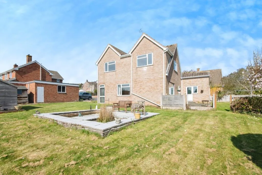 3 bed Detached