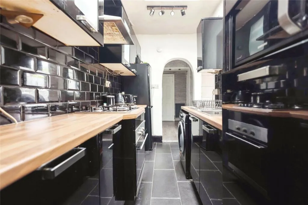 4 bed Terraced