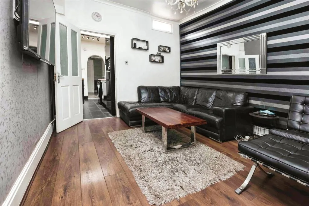 4 bed Terraced