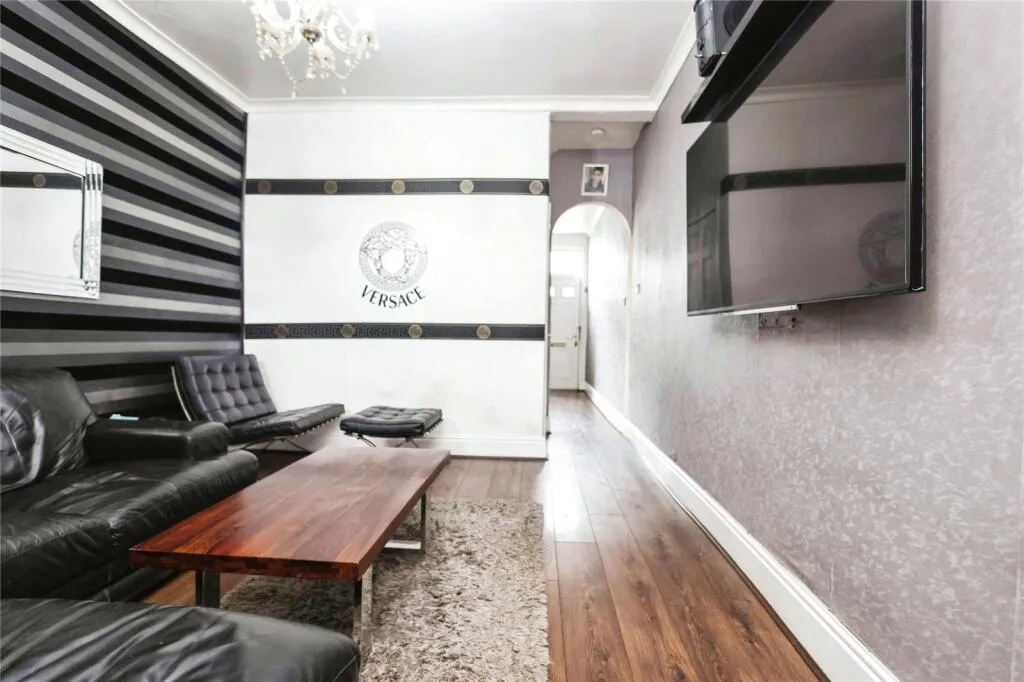 4 bed Terraced