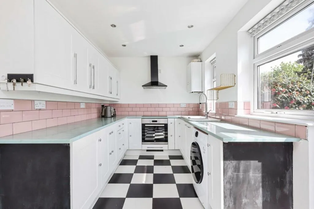 2 bed End of Terrace
