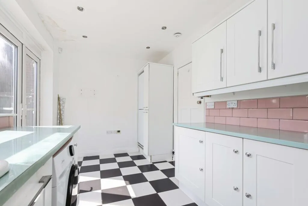 2 bed End of Terrace