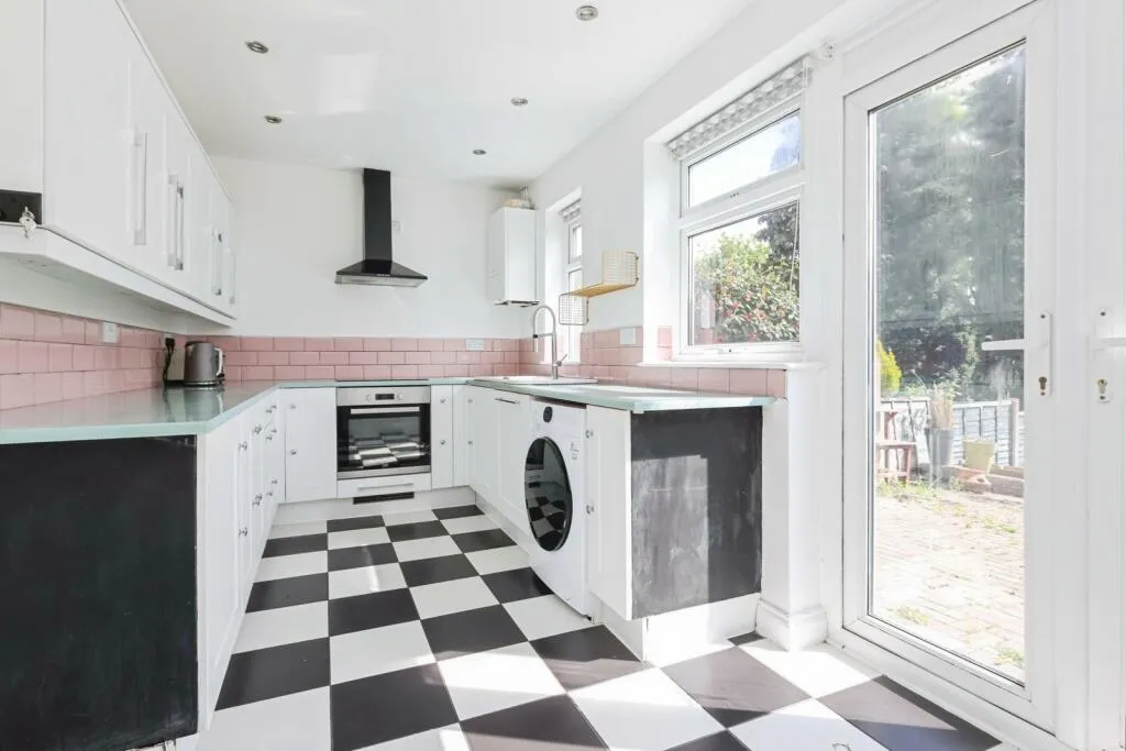 2 bed End of Terrace