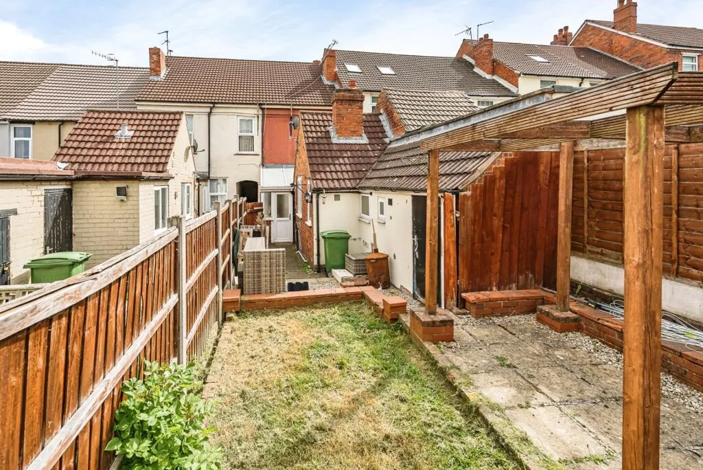 2 bed Terraced