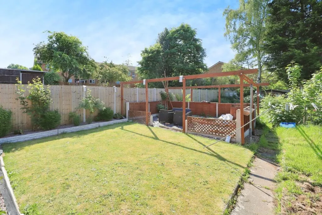 2 bed Semi-Detached