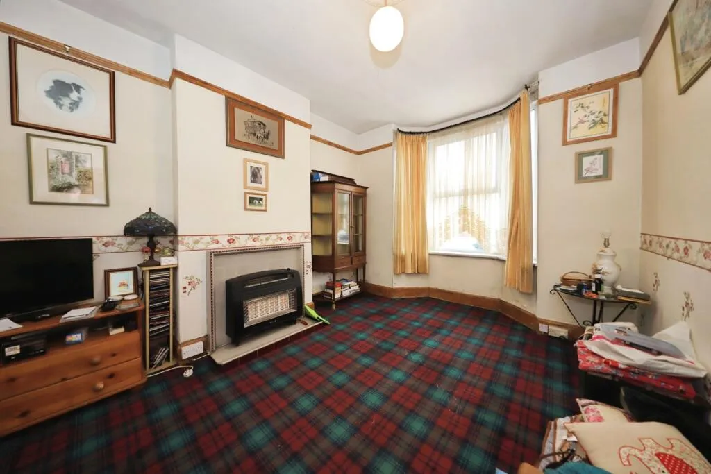 2 bed Semi-Detached