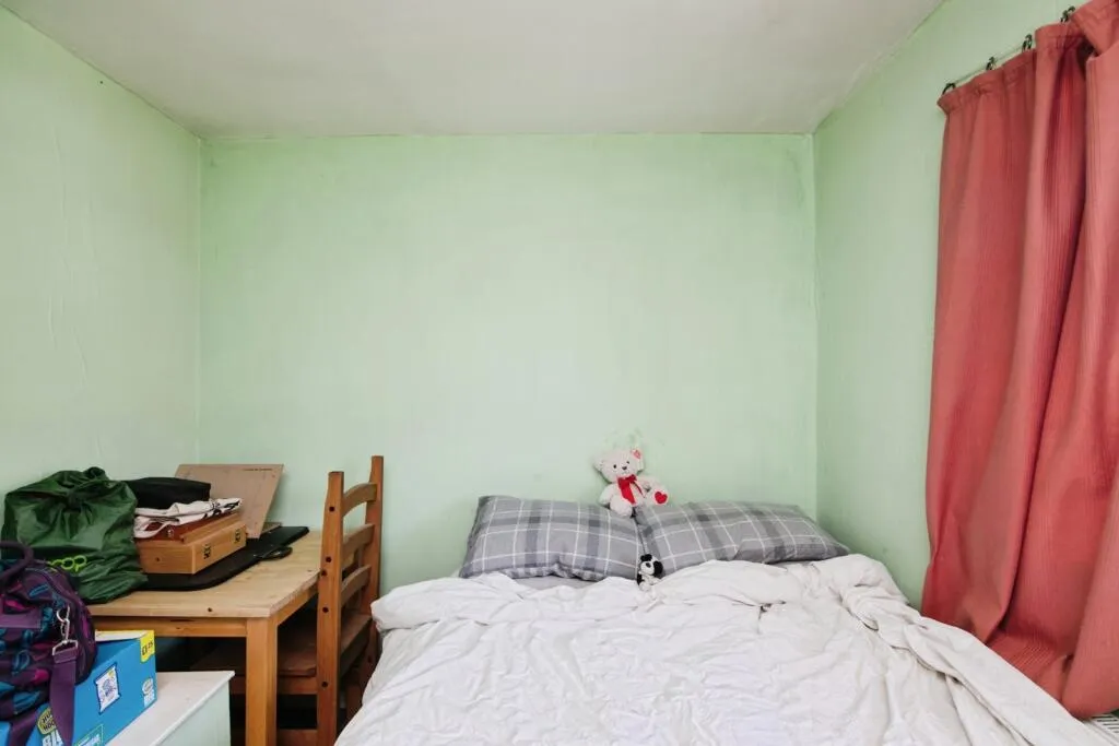 3 bed End of Terrace