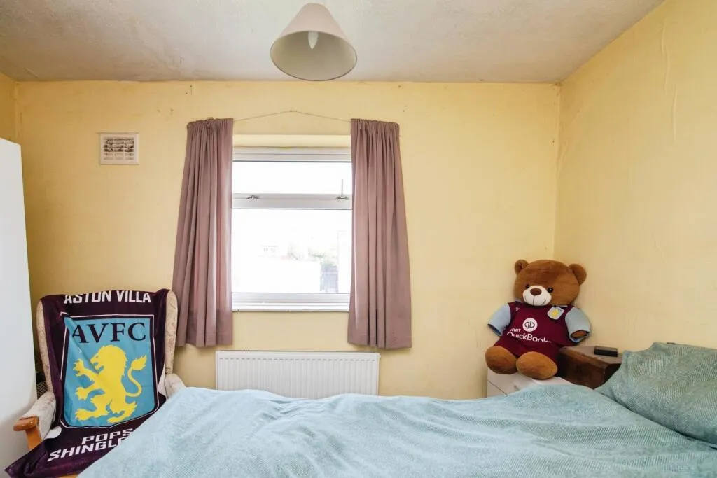 3 bed End of Terrace