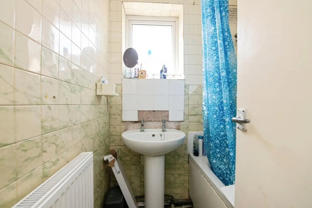 3 bed End of Terrace