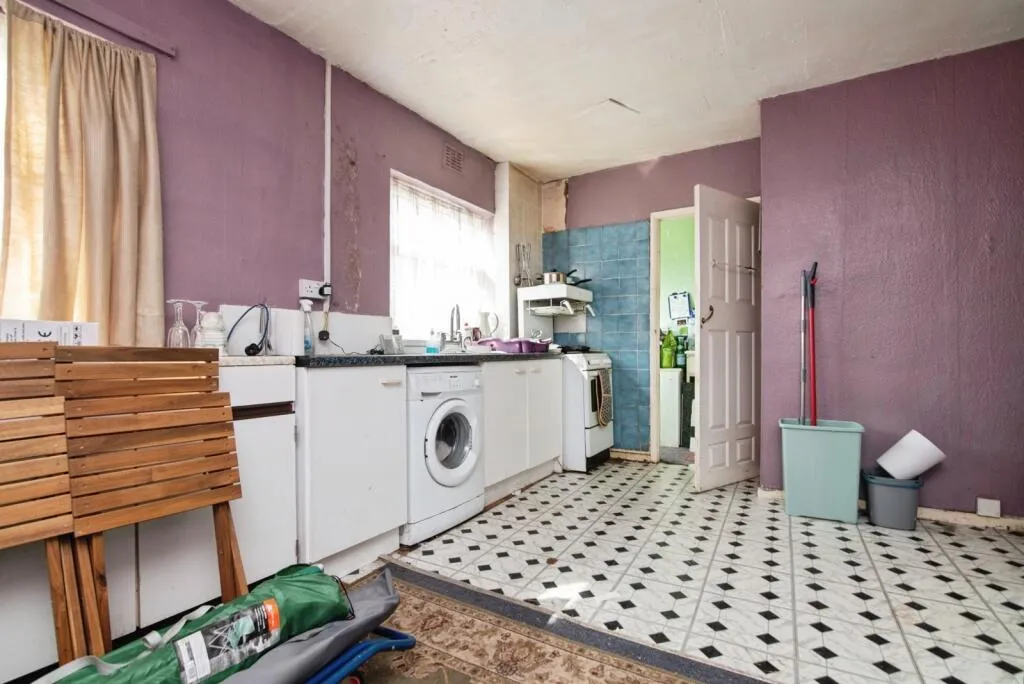 3 bed End of Terrace