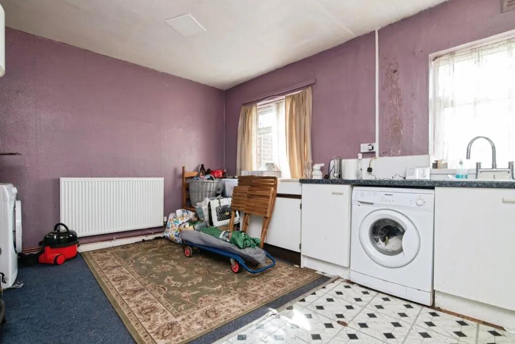 3 bed End of Terrace