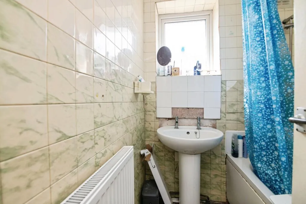 3 bed End of Terrace