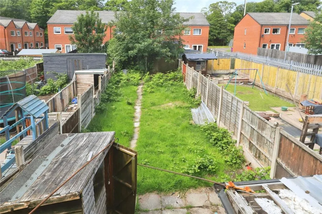 3 bed End of Terrace