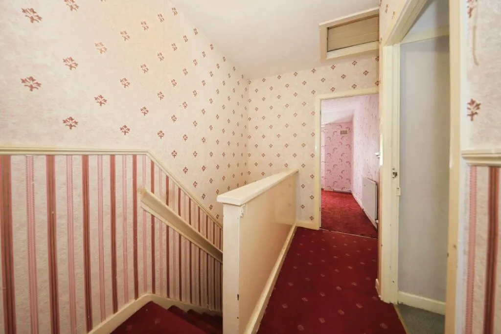 3 bed End of Terrace