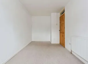 2 bed Maisonette