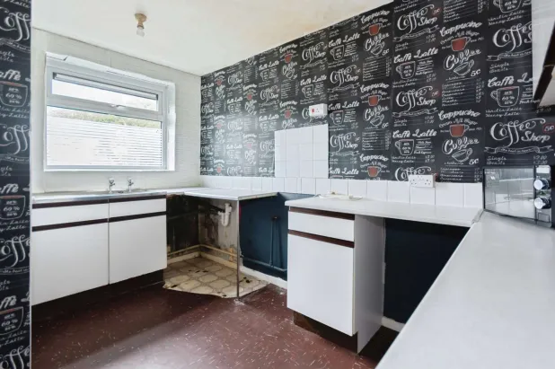 2 bed Maisonette