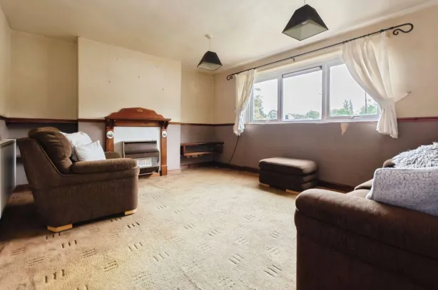 2 bed Maisonette