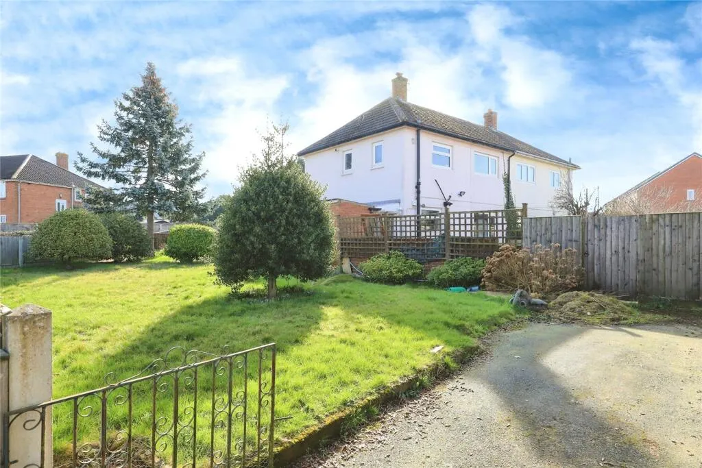 2 bed Semi-Detached