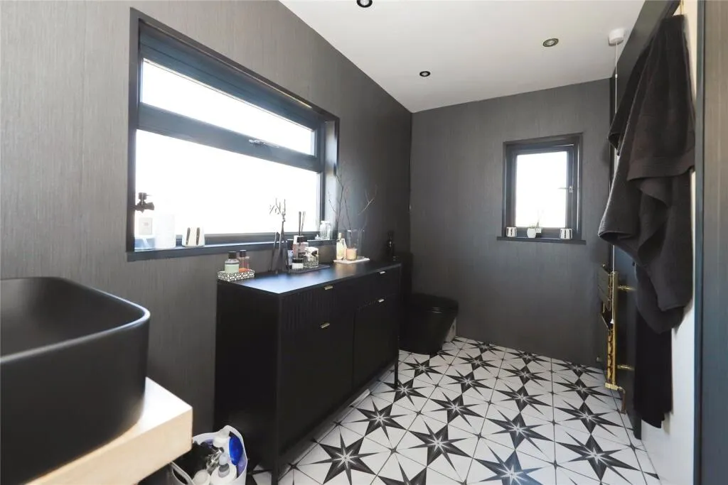2 bed Semi-Detached