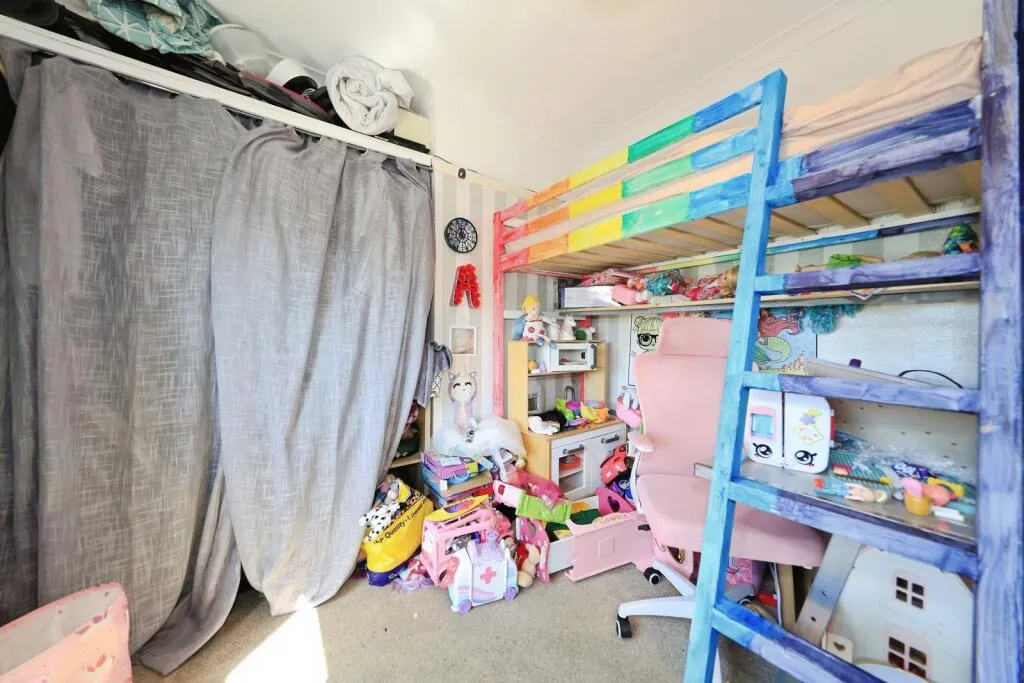 3 bed Terraced