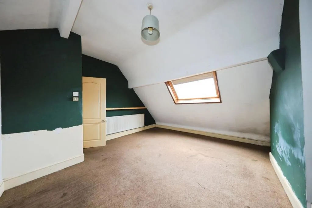 3 bed End of Terrace
