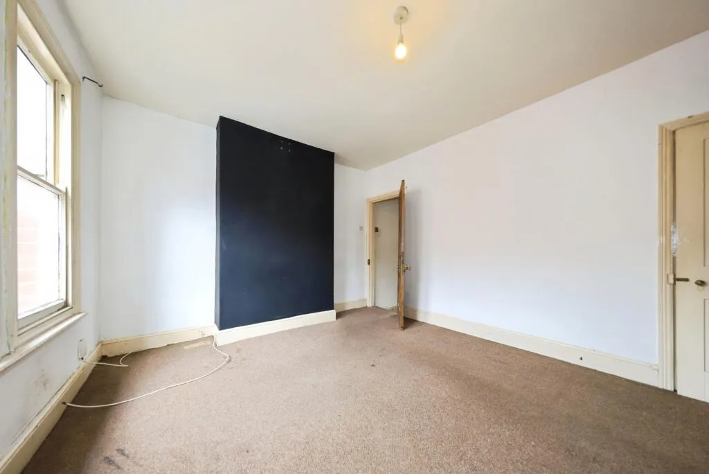 3 bed End of Terrace