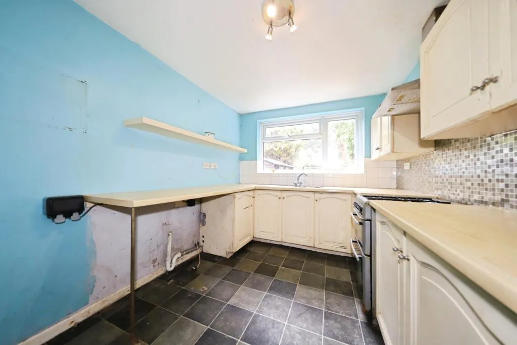 3 bed End of Terrace