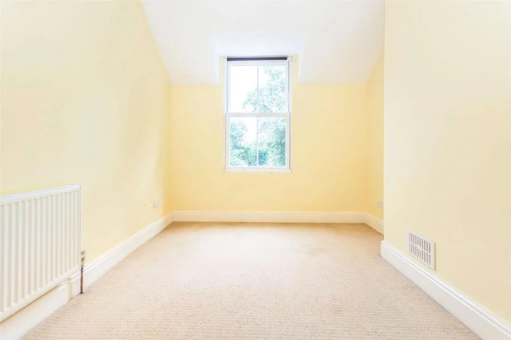 1 bed Character Property